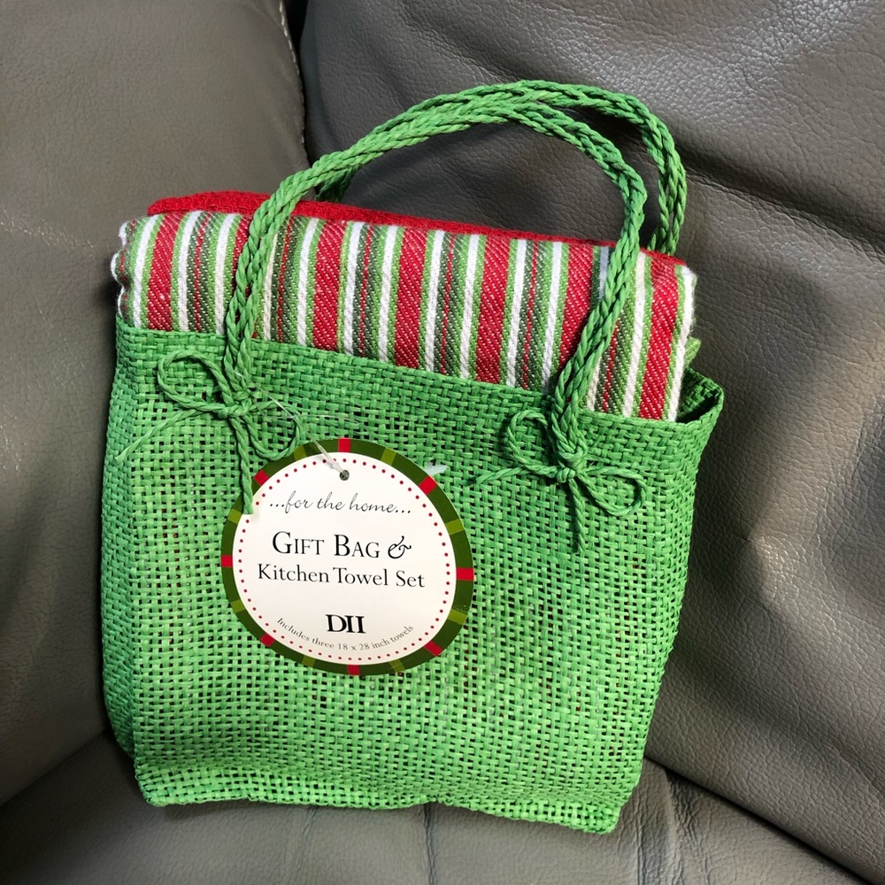 Kitchen towels & gift bag set
